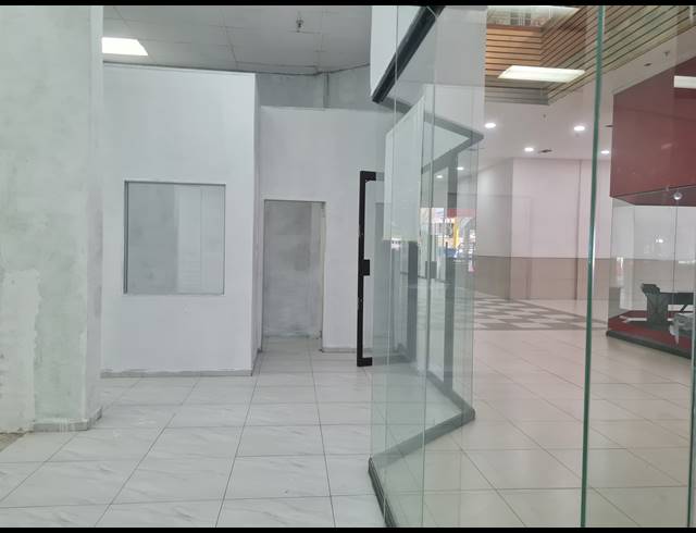 84M² RETAIL RENTED IN HALFWAY HOUSE